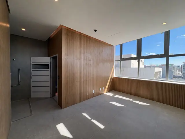 640