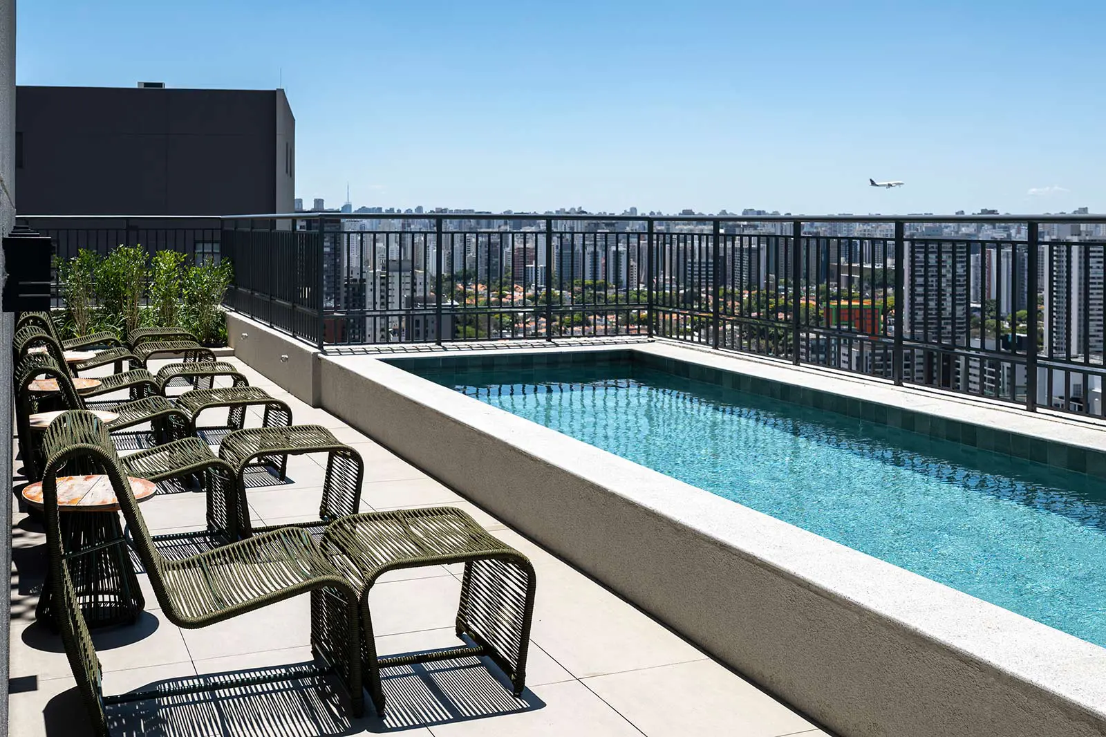 aam-incorporadora-movi-campo-belo-sao-paulo-sp-galeria-piscina-rooftop-1